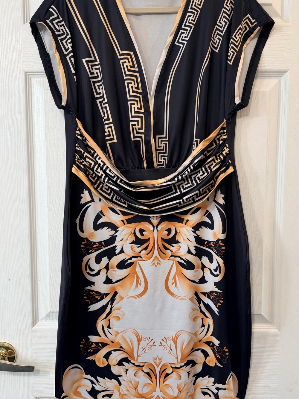 Women’s Black and Cream Baroque Print V-Neck Dress. Size 1XL